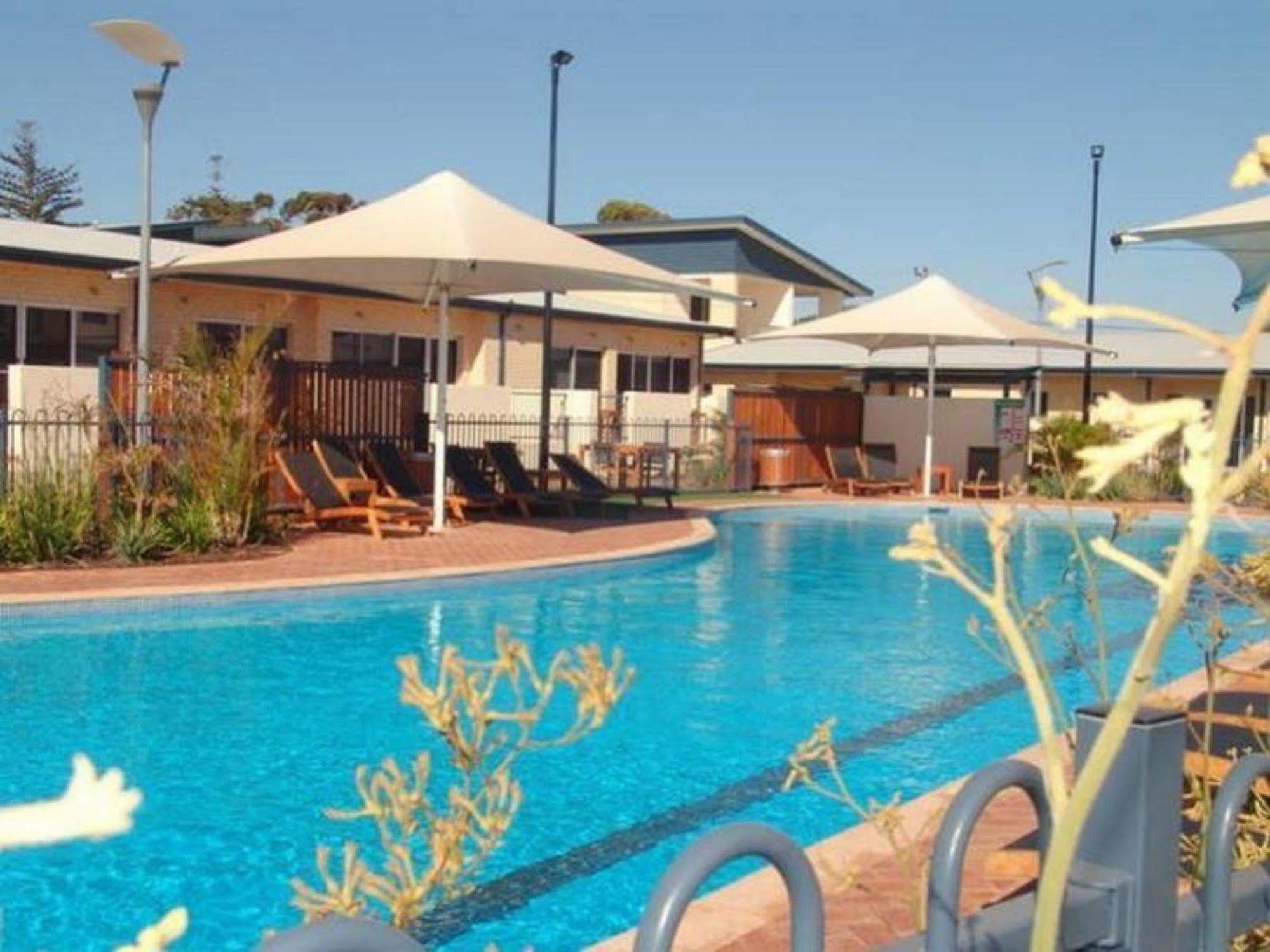 Broadwater Mariner Resort Geraldton Bagian luar foto